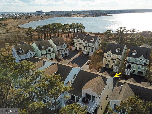 2nd image of 32555 Heron Cir #14