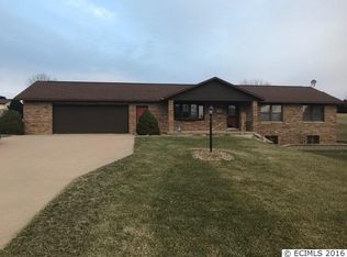 10668 Blue Jay Dr, Peosta, IA 52068