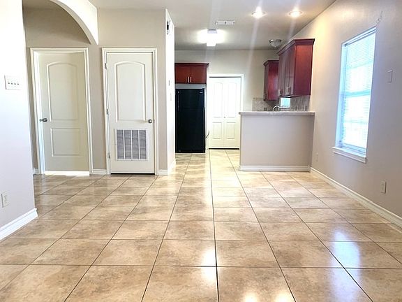 5th image of 710 Alta Vista Dr #112