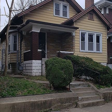 3rd image of 1252 S Jackson St
