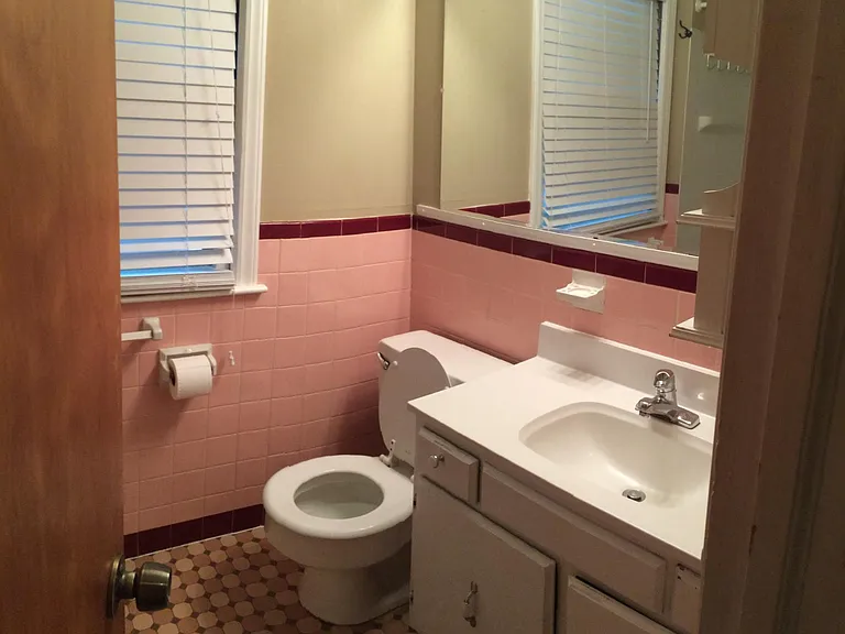 retro bathroom