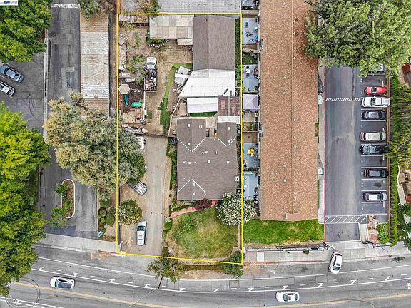 3rd image of 1966 Almaden Rd