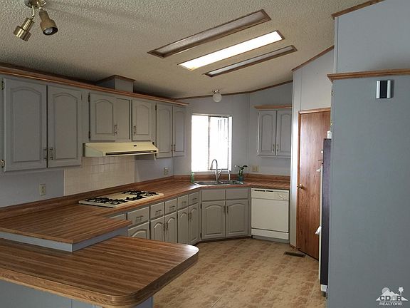 3rd image of 65565 Acoma Ave Space 126