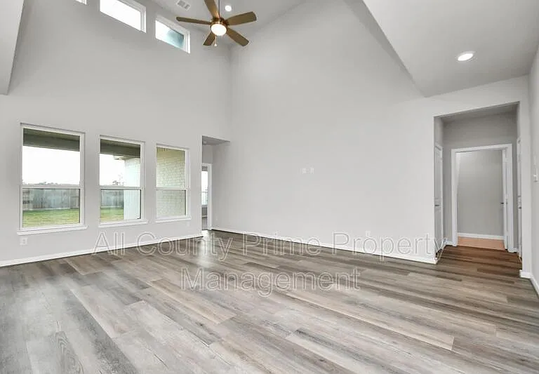 1218 Raburn Run Ln — Photo 5