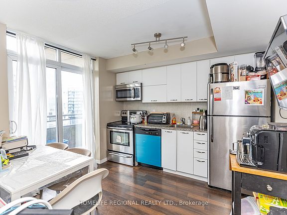 4th image of 38 Joe Shuster Way #1520