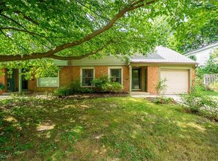 2385 Overlook Rd, Cleveland Heights, OH 44106