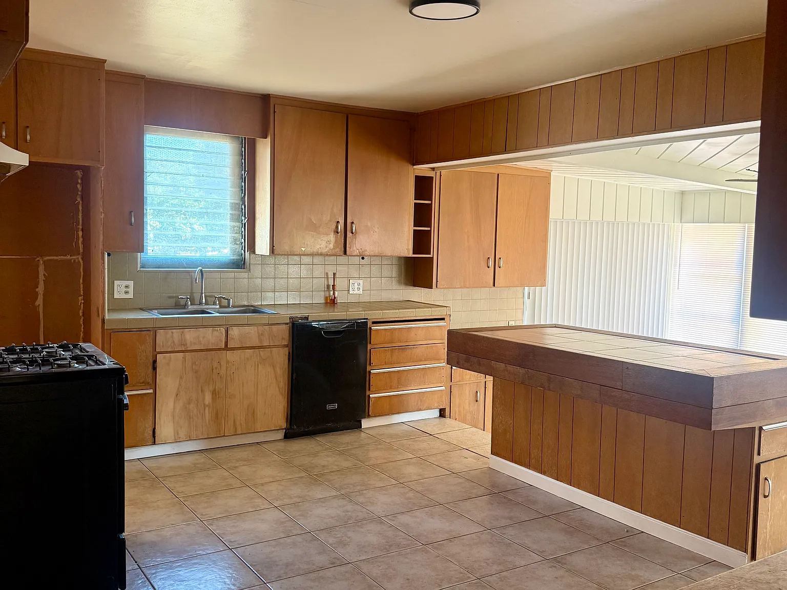 3 bed, 2000 sqft, $2,400 — Photo 3