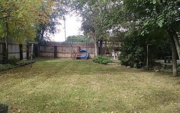 3rd image of 625 4th Ave N
