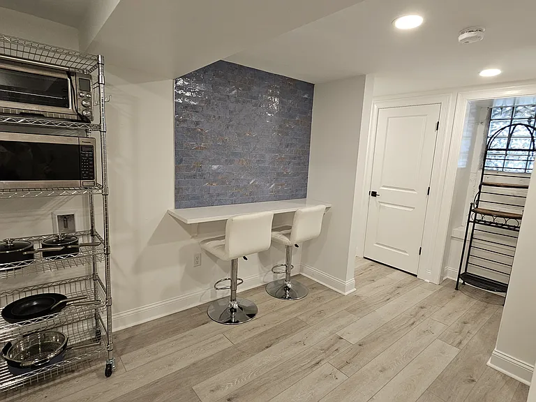 21 Hudson St #1 — Photo 13