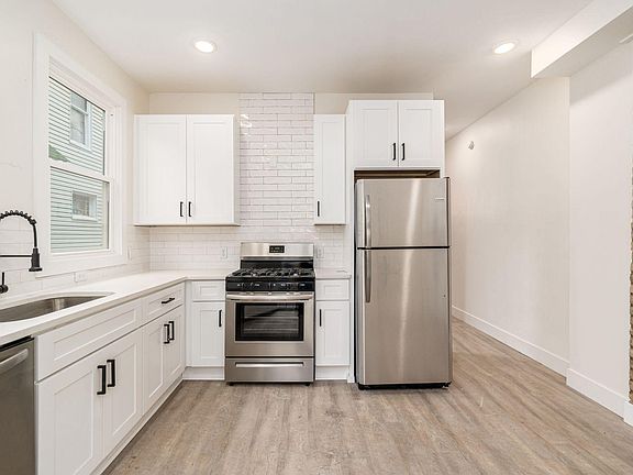 3rd image of 1007 Madison Ave
