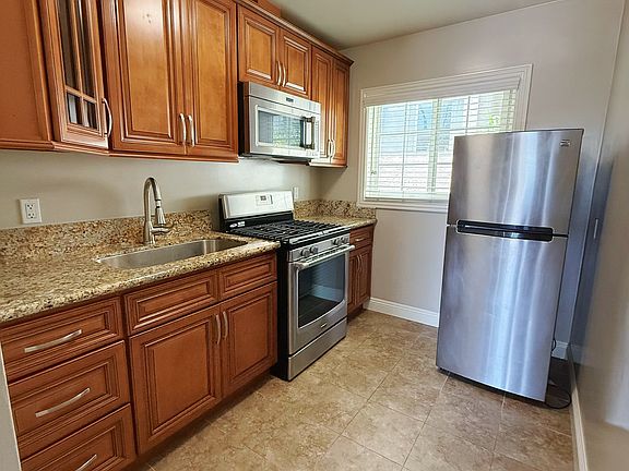 3rd image of 276 S Sierra Madre Blvd APT 16