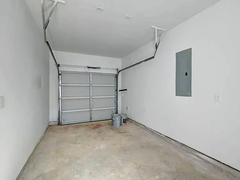 11853 E Gate Dr — Photo 32