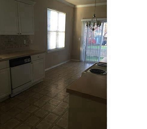 4th image of 22560 Trillium Dr
