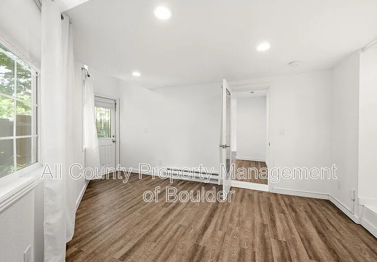 2702 6th St — Photo 6