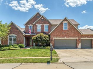 1049 Brook Mont Dr, O'Fallon, MO