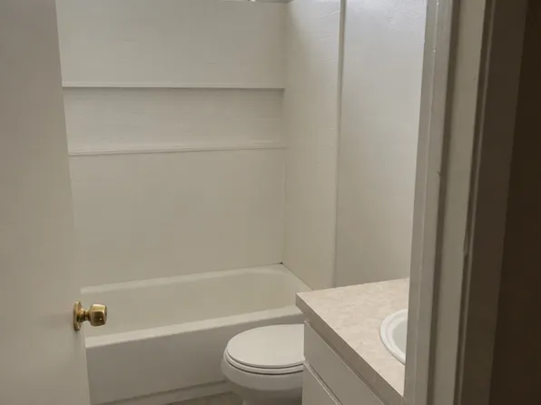 16122 S Ainsworth St APT 3, Gardena, CA 90247