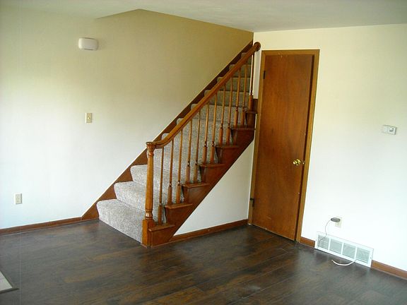 2nd image of 507 Melissa Ct