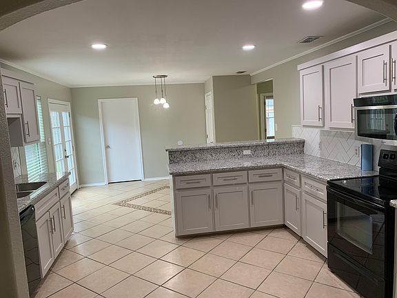 4th image of 3052 Aberdeen Dr