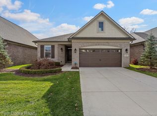 3963 Vendome Dr, Auburn Hills, MI 48326