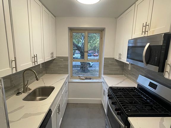 4th image of 192-50 71st Cres APT 1B