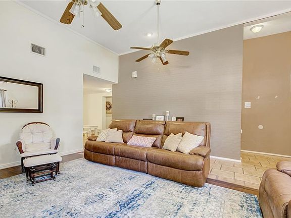 5th image of 4503 Tulip Dr