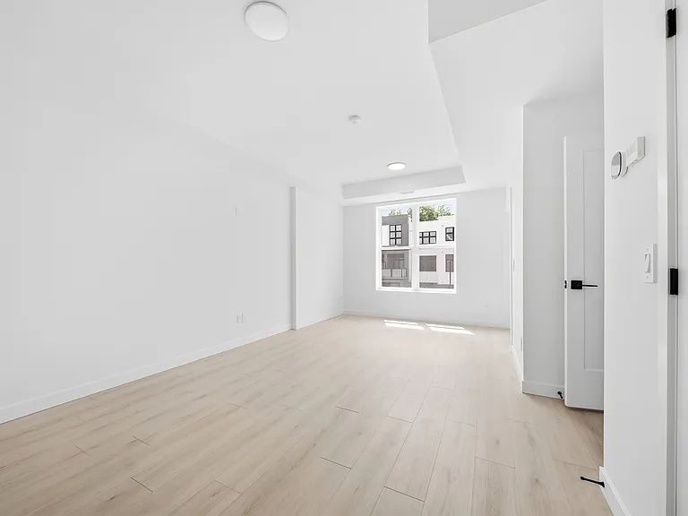 31 Mill St #12 — Photo 7
