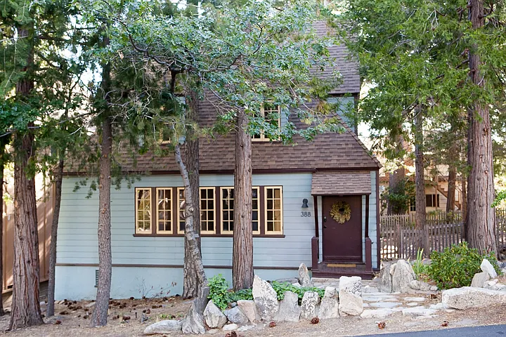 388 Heliotrope Dr