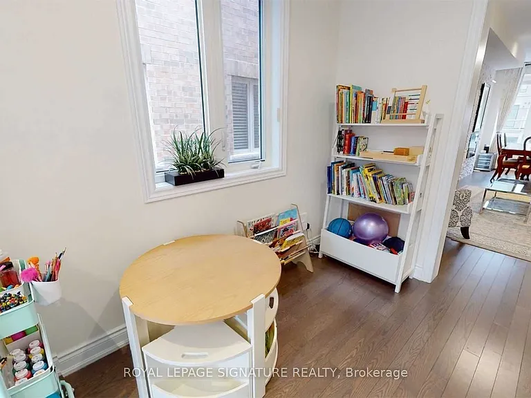 33 Edward Horton Cres — Photo 14