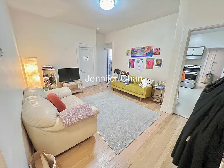 15 Park Vale Ave #10 — Photo 1