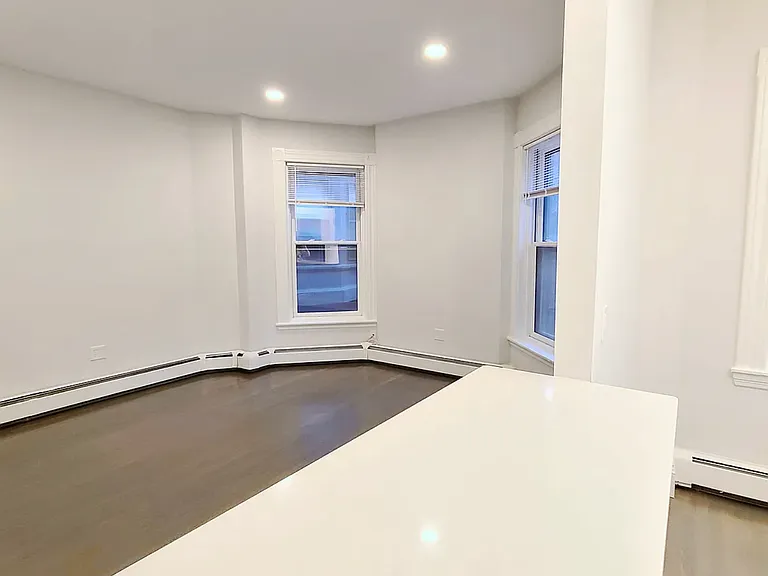 61 Massachusetts Ave #2B — Photo 2