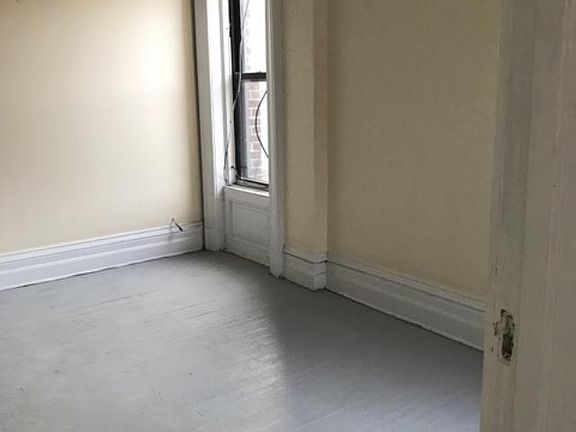 5th image of 263 Cumberland St APT 4