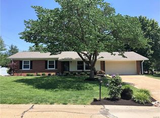 500 Marie Ln, Ballwin, MO