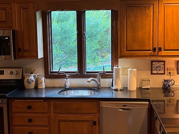 4th image of 45 Copperfield Dr