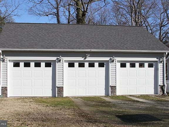 3rd image of 15154 Potomac River Dr