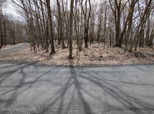 32-34-7 Lake Shore Dr, Pocono Lake, PA 18347