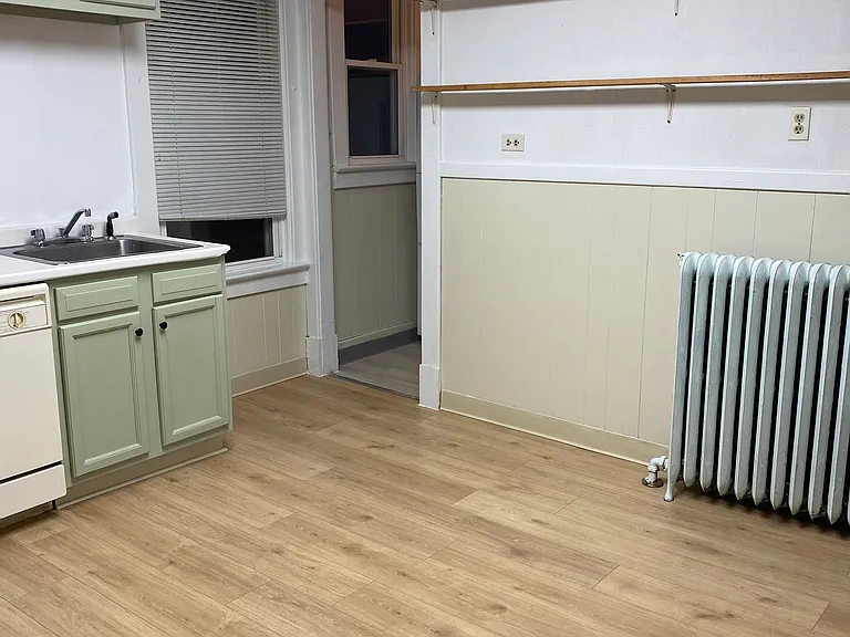 361 Manning Blvd #2 — Photo 22
