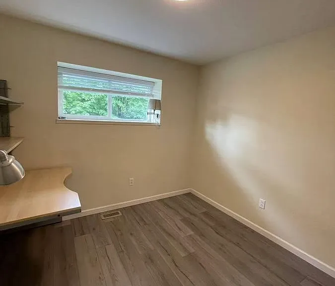 2900 Burton Ct — Photo 10