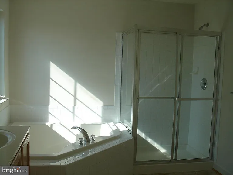 11225 Suffolk Dr — Photo 21