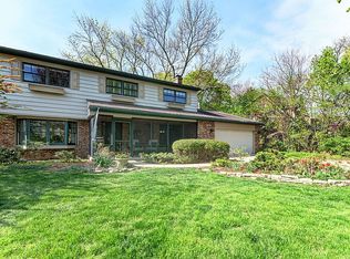 26W075 Tomahawk Dr, Wheaton, IL 60189