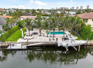 1091 Singer Dr, Riviera Beach, FL 33404