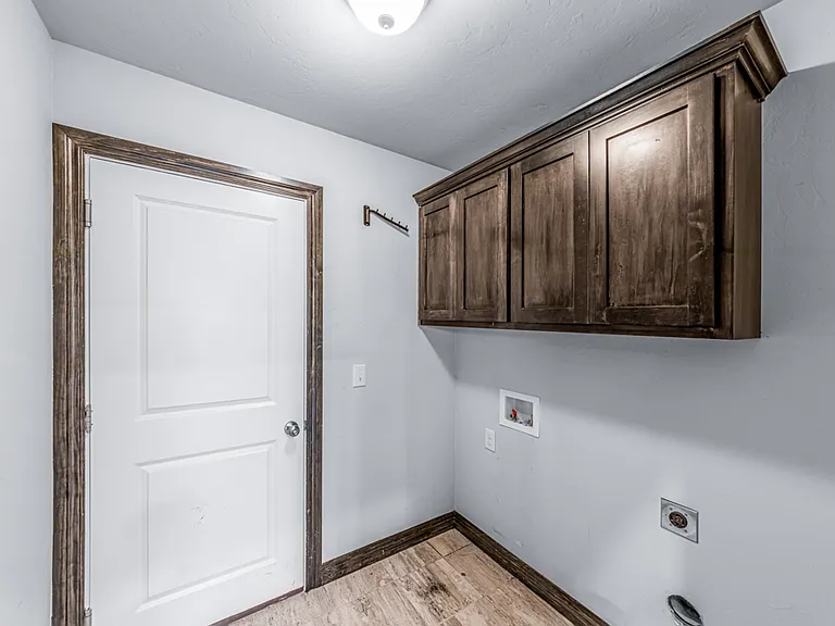 1213 S Landry Ln — Photo 22