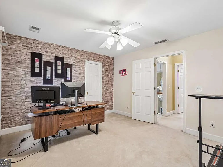 3302 Greencastle Way NE — Photo 34