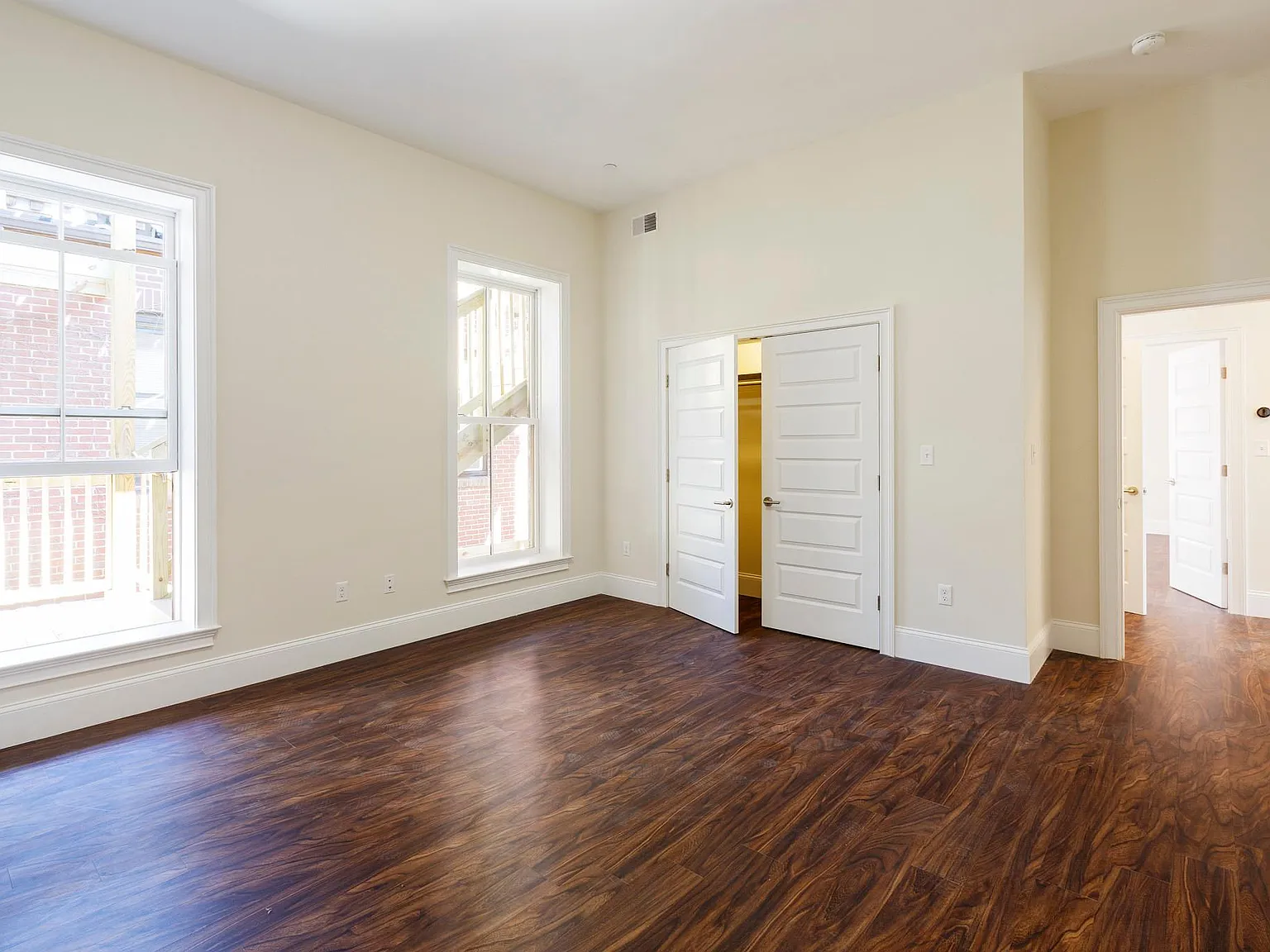 3 bed, 1000 sqft, $5,550 — Photo 4