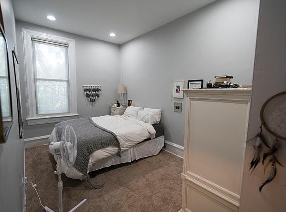 3rd image of 2121 N Sheffield Ave #3 E