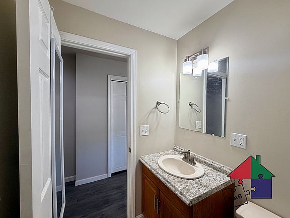 5th image of 390 S Barre Rd Unit 1