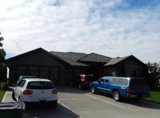 4572 SW Raintree Shore Dr, Lees Summit, MO 64082