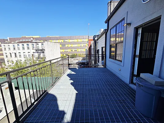 Rented by Voro Purple LLC | media 45