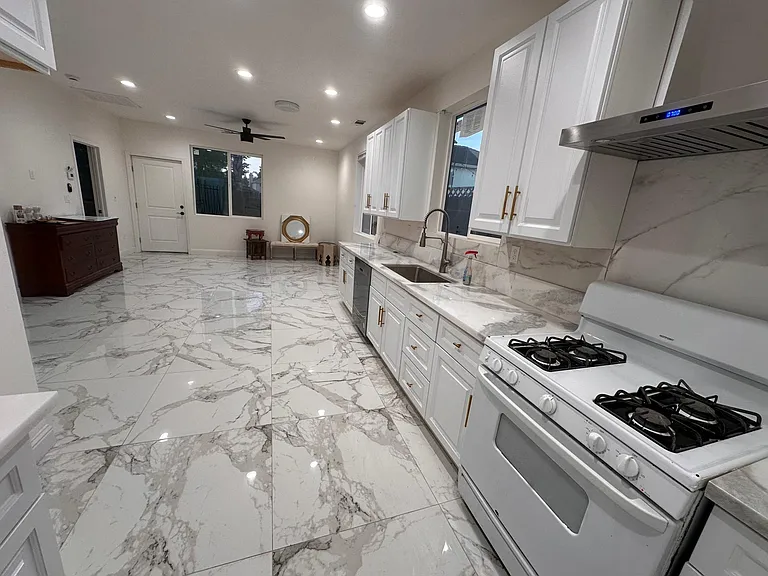 299 W Colony Rd — Photo 3