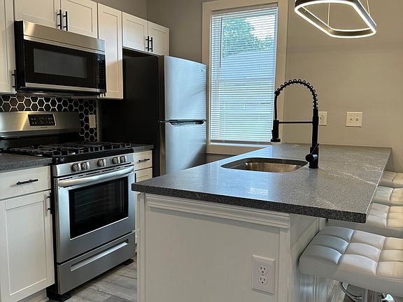 4th image of 127 Gertrude St APT 2