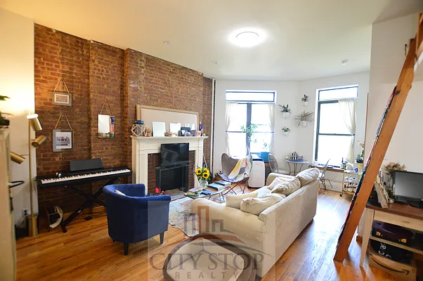 Rented by City Stop Realty | media 2